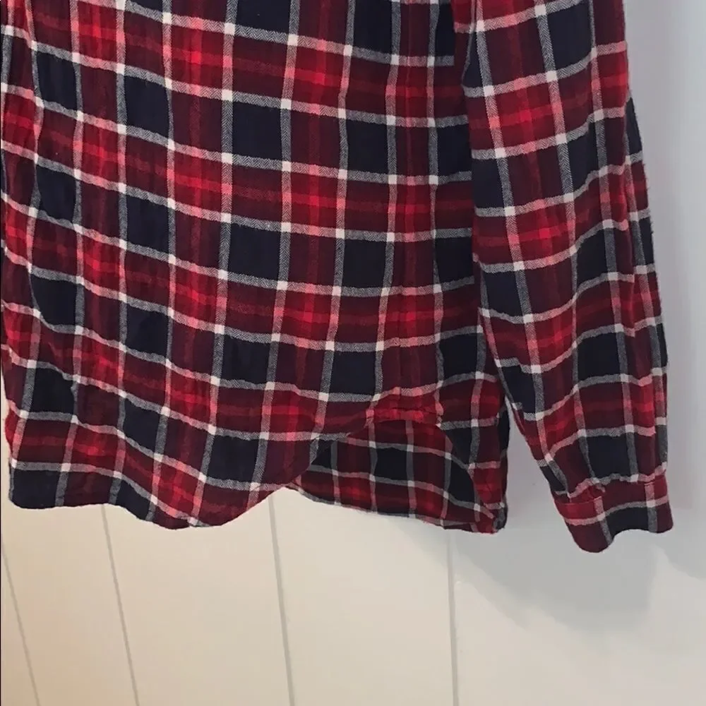 Velvet‎ black & red plaid flannel blouse